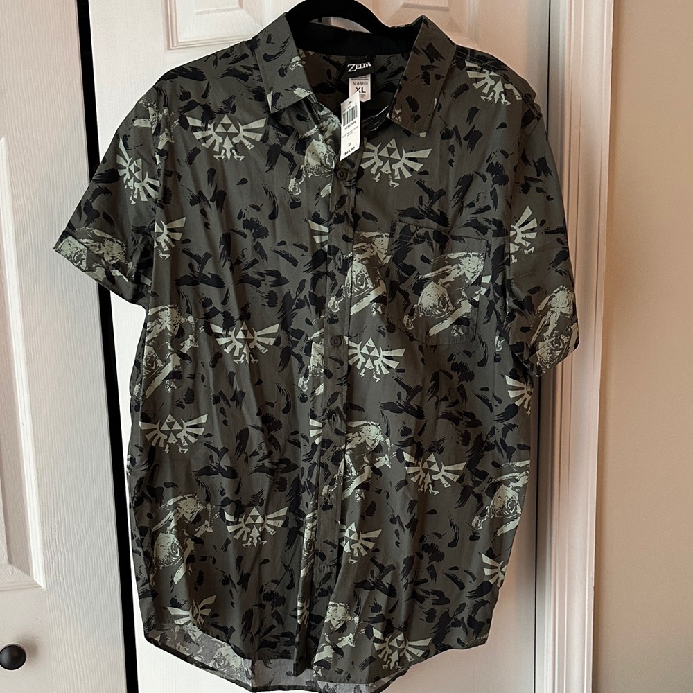 Men's The Legend Of Zelda Short Sleeve Button-Up Shirt